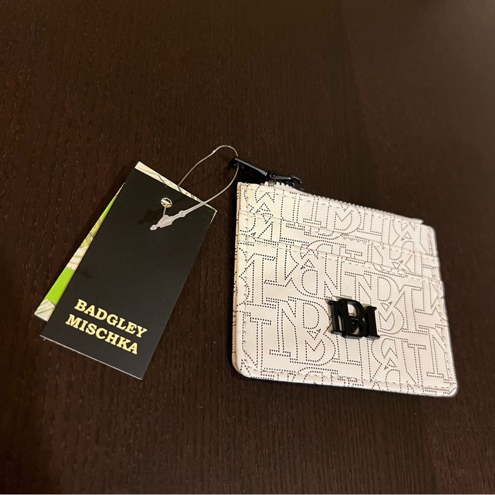 Badgley Mischka NWT Monogram Card Holder Wallet - Black & White
